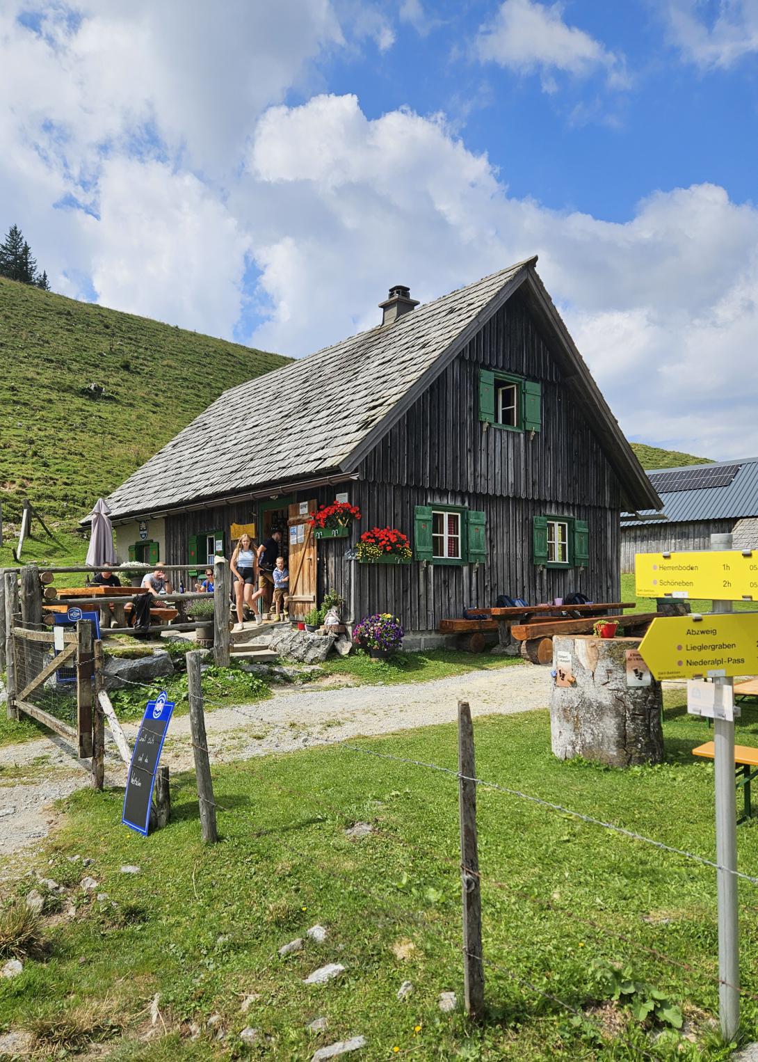 Hütte